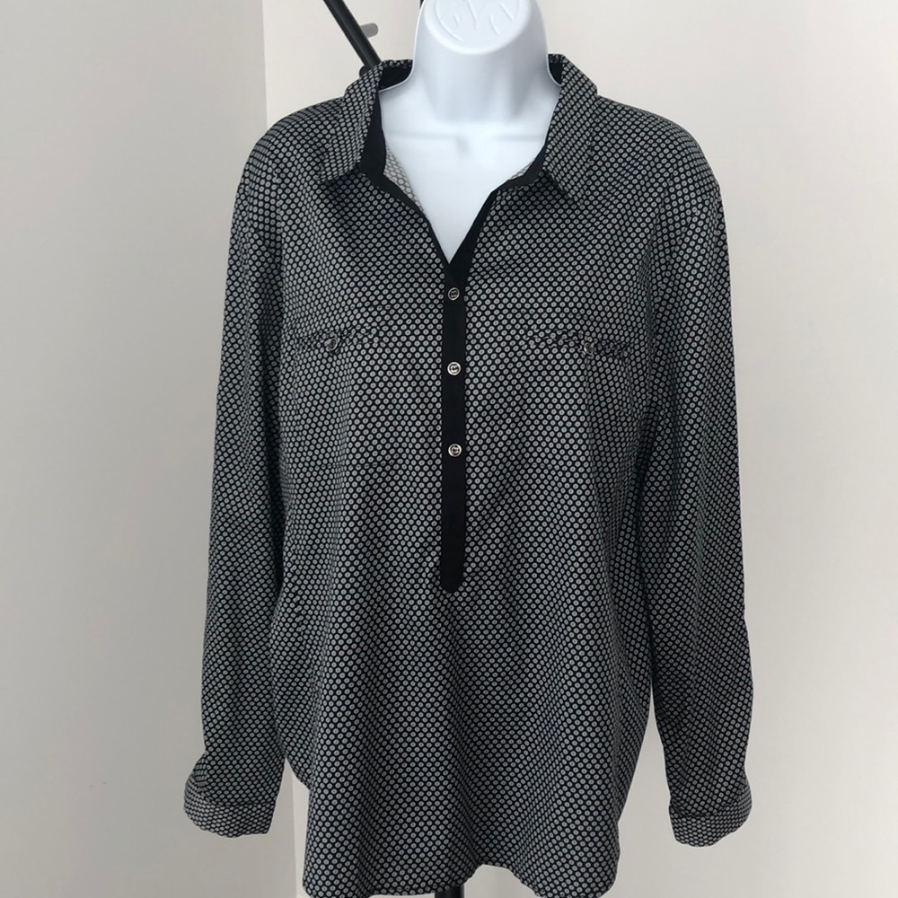 NY&co black and white collared top